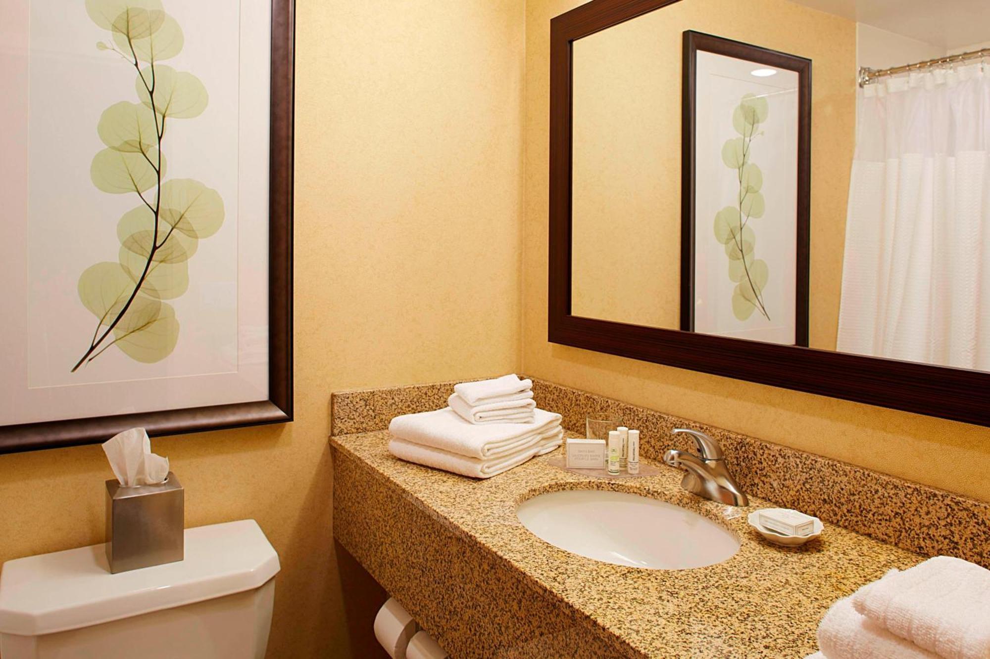 Courtyard By Marriott Ithaca Airport/University Kültér fotó
