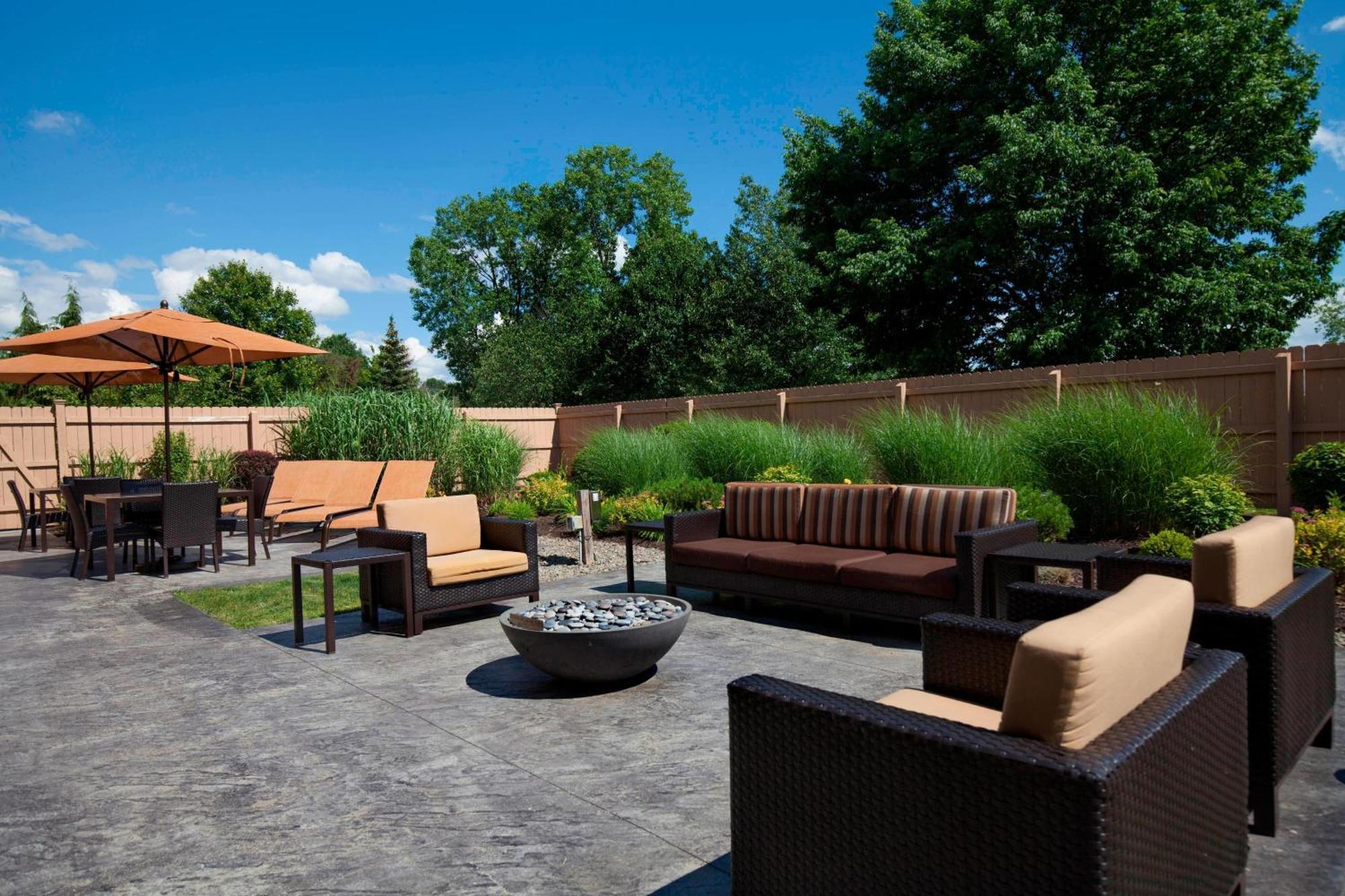 Courtyard By Marriott Ithaca Airport/University Kültér fotó